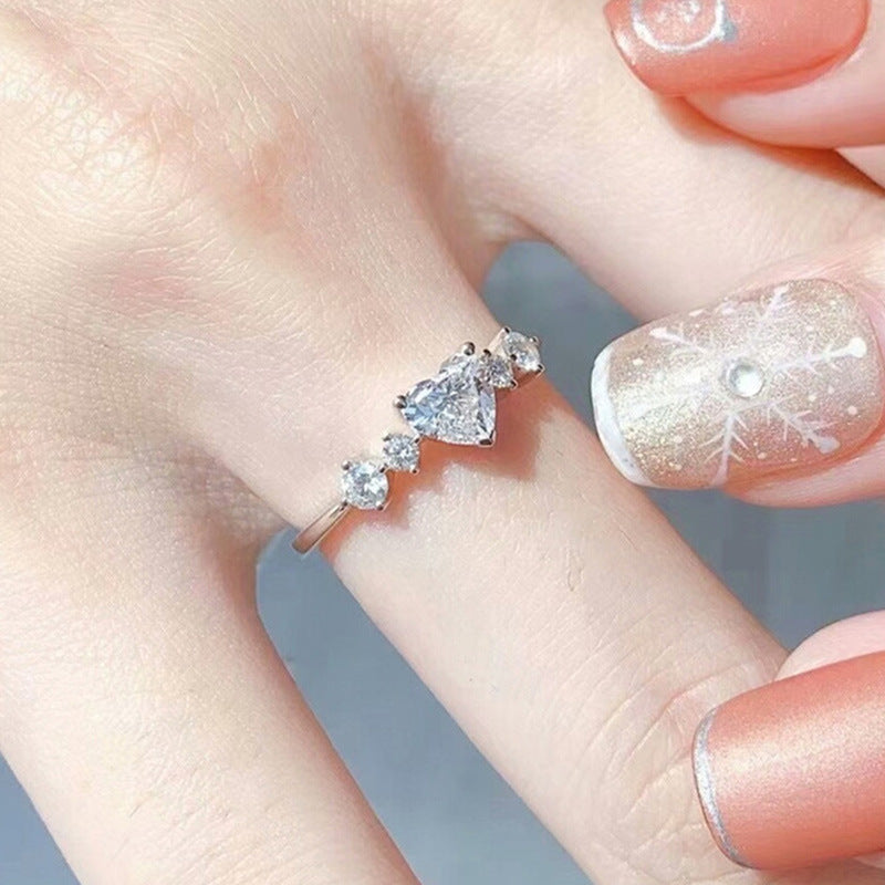 Simple Heart-shaped Zircon Women's Ring